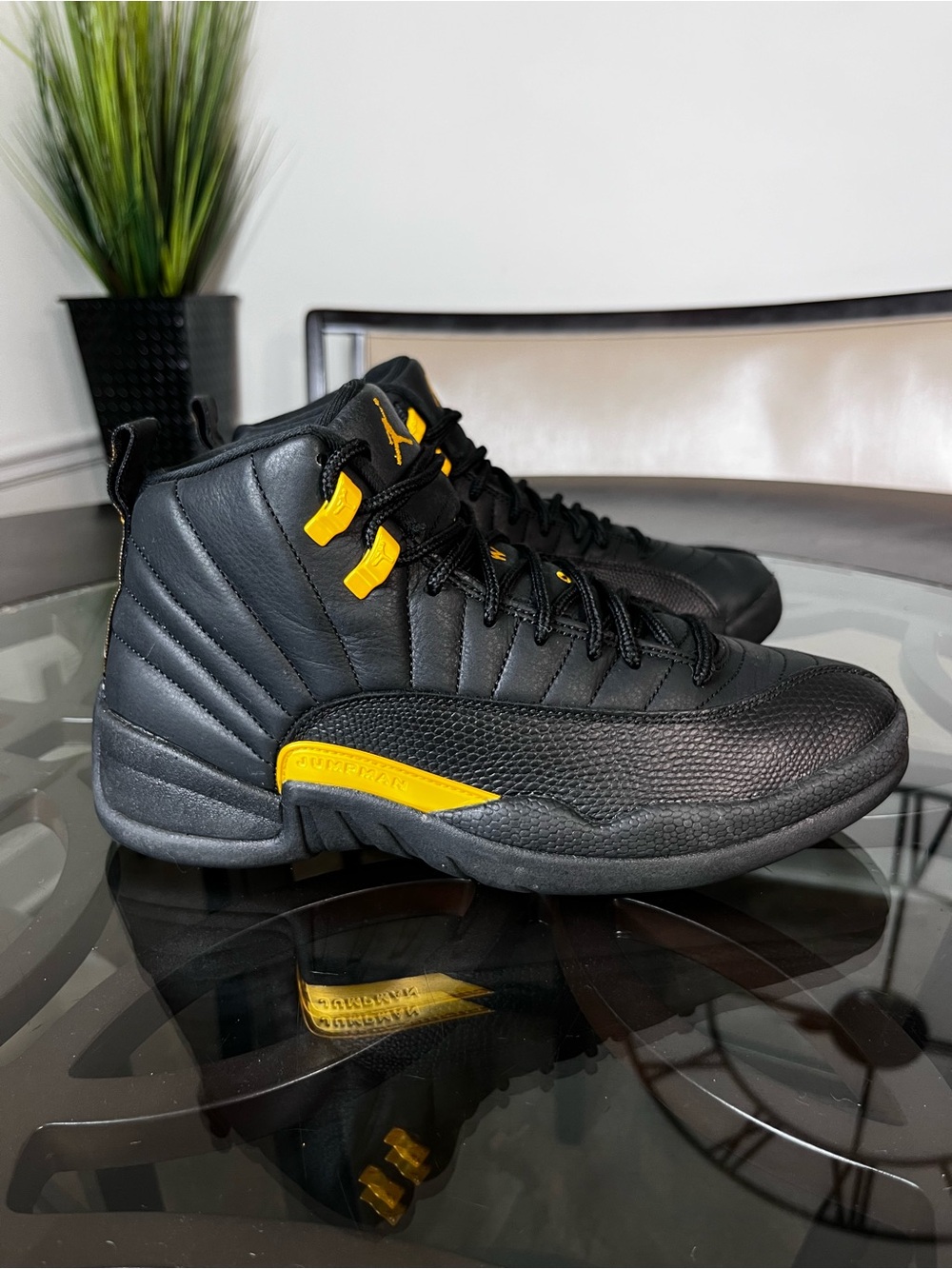 Nike Air Jordan 12 Retro
Black Taxi Men's Size 9.5